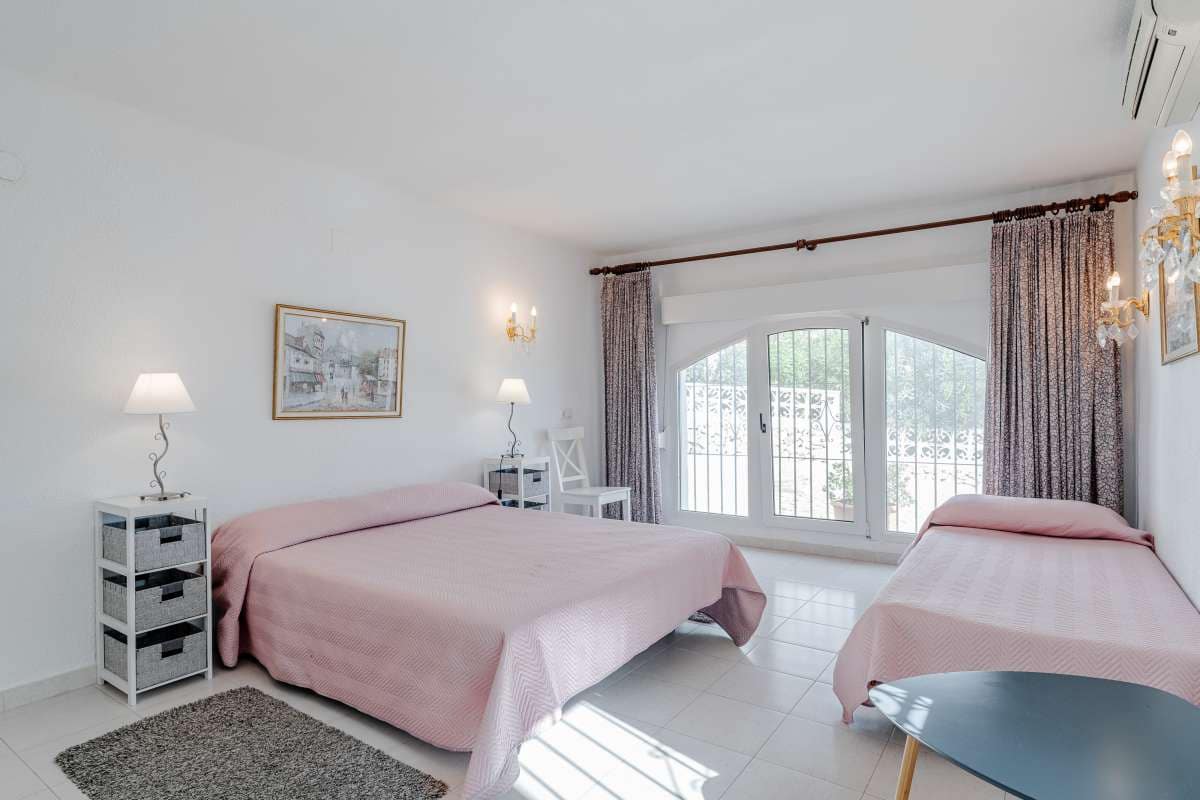 3 soveværelse Villa til salg i Calpe / Calp med swimmingpool - € 849.000 (Ref: 10165572)