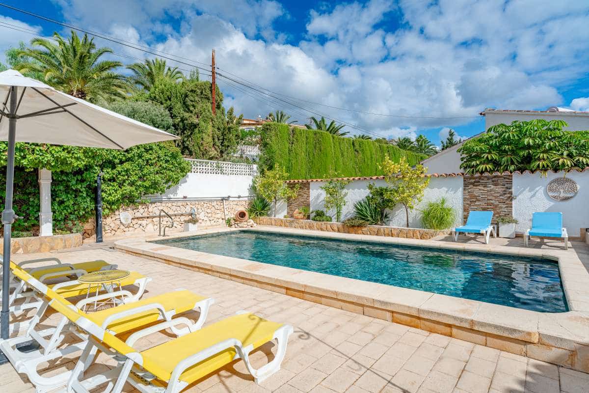 3 soveværelse Villa til salg i Calpe / Calp med swimmingpool - € 849.000 (Ref: 10165572)