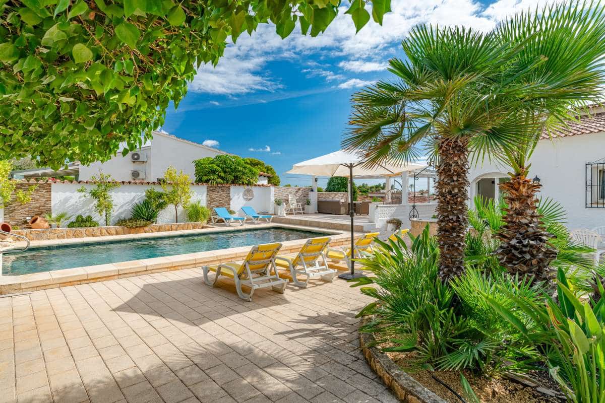 3 soveværelse Villa til salg i Calpe / Calp med swimmingpool - € 849.000 (Ref: 10165572)