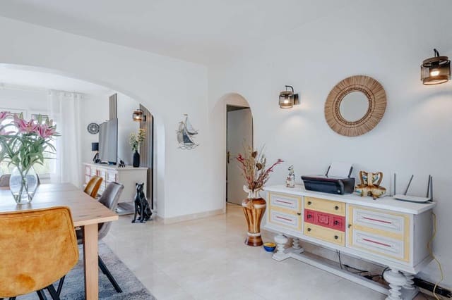 3 soveværelse Villa til salg i Calpe / Calp med swimmingpool - € 849.000 (Ref: 10165572)