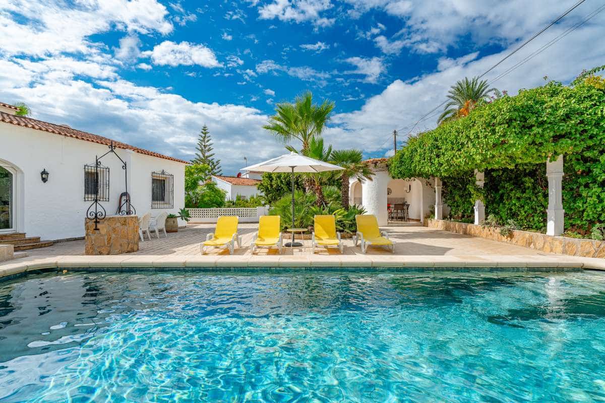 3 soveværelse Villa til salg i Calpe / Calp med swimmingpool - € 849.000 (Ref: 10165572)