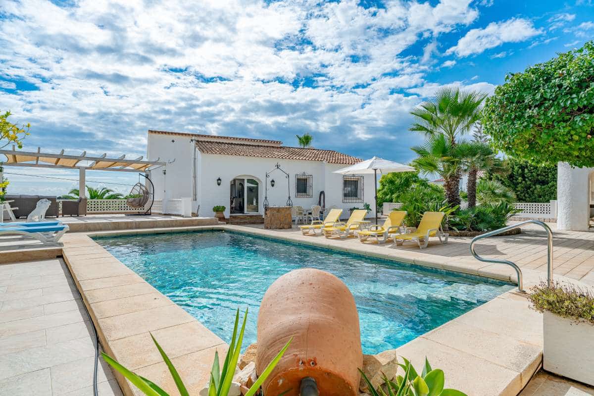 3 soveværelse Villa til salg i Calpe / Calp med swimmingpool - € 849.000 (Ref: 10165572)