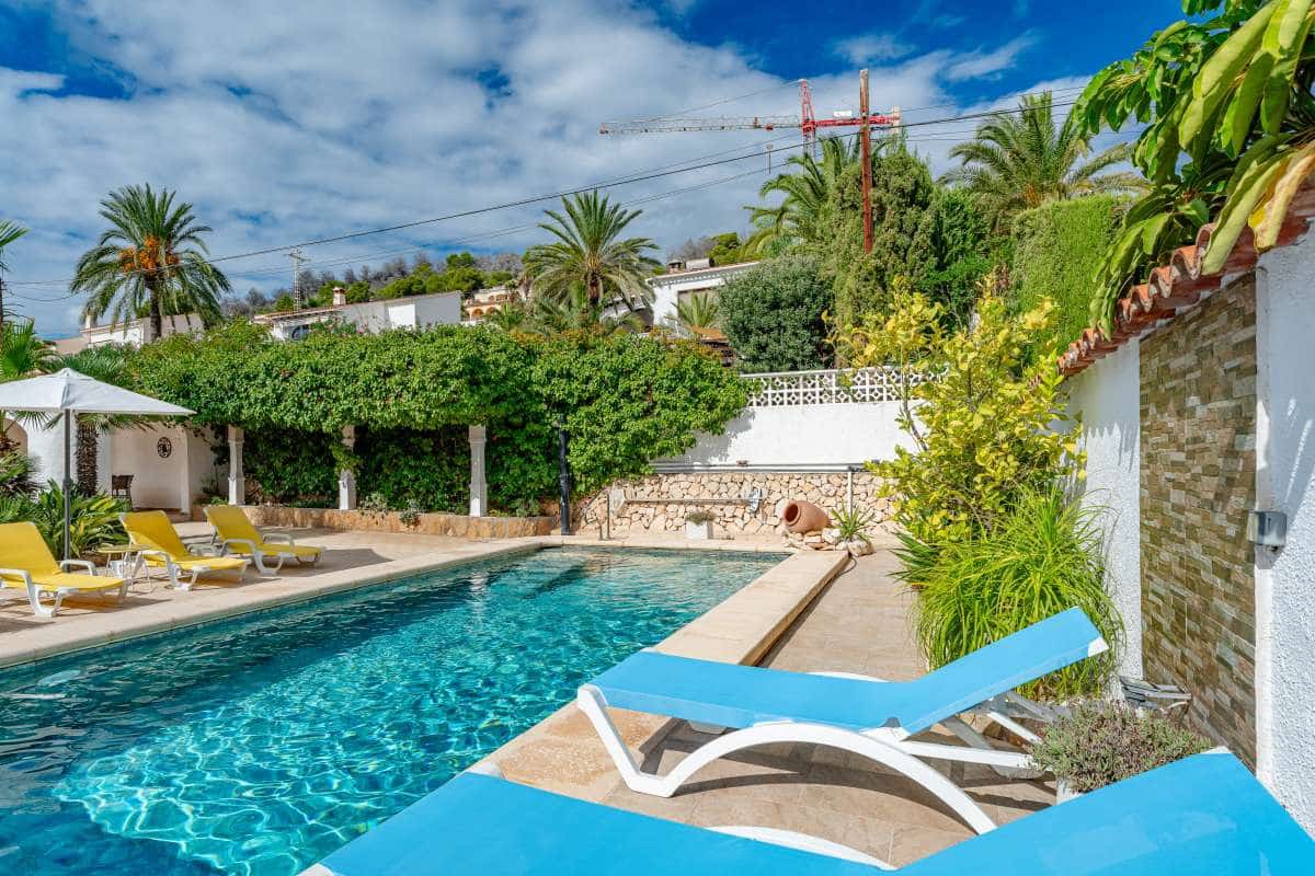 3 soveværelse Villa til salg i Calpe / Calp med swimmingpool - € 849.000 (Ref: 10165572)