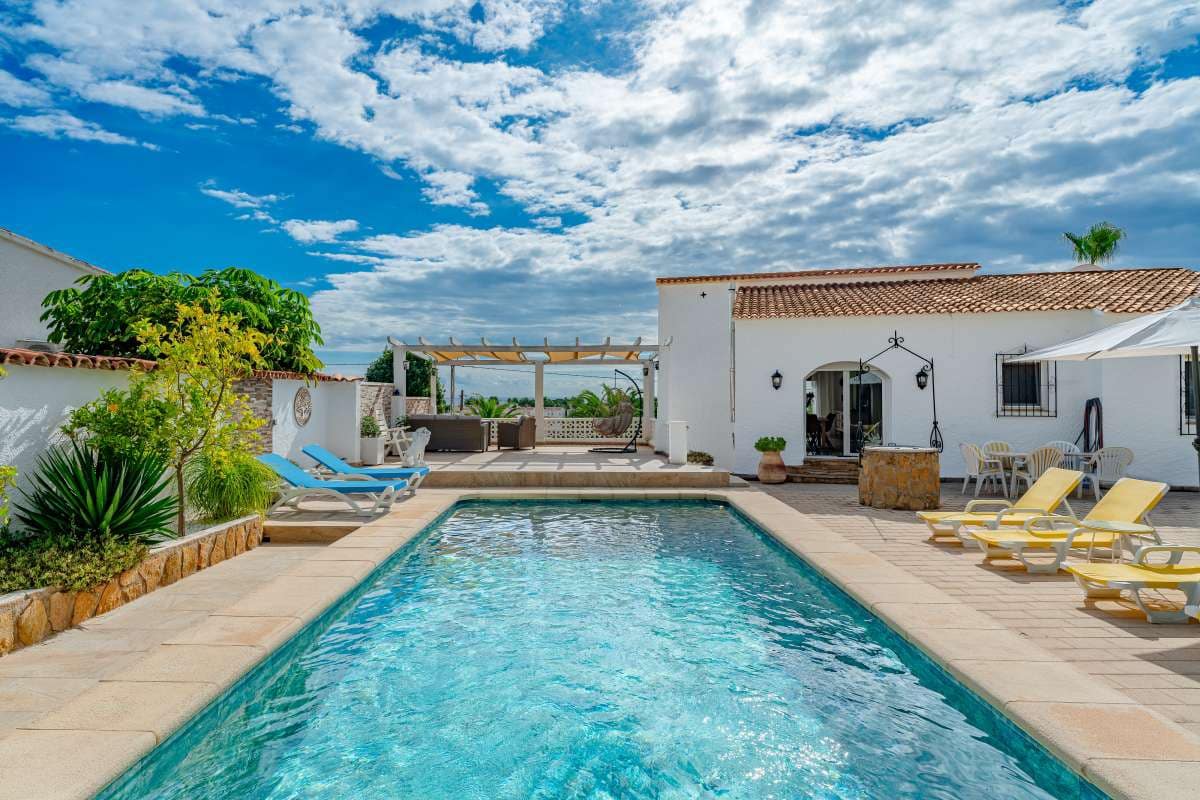 3 soveværelse Villa til salg i Calpe / Calp med swimmingpool - € 849.000 (Ref: 10165572)