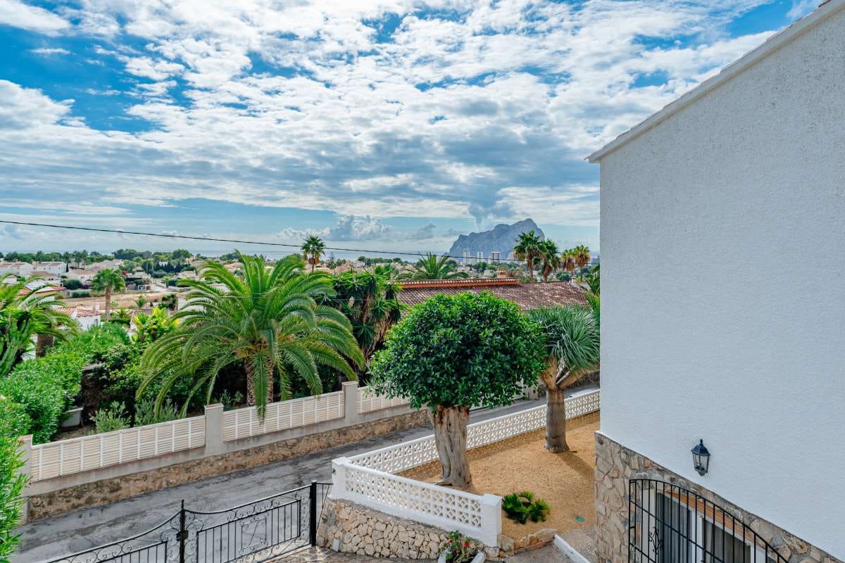 3 soveværelse Villa til salg i Calpe / Calp med swimmingpool - € 849.000 (Ref: 10165572)