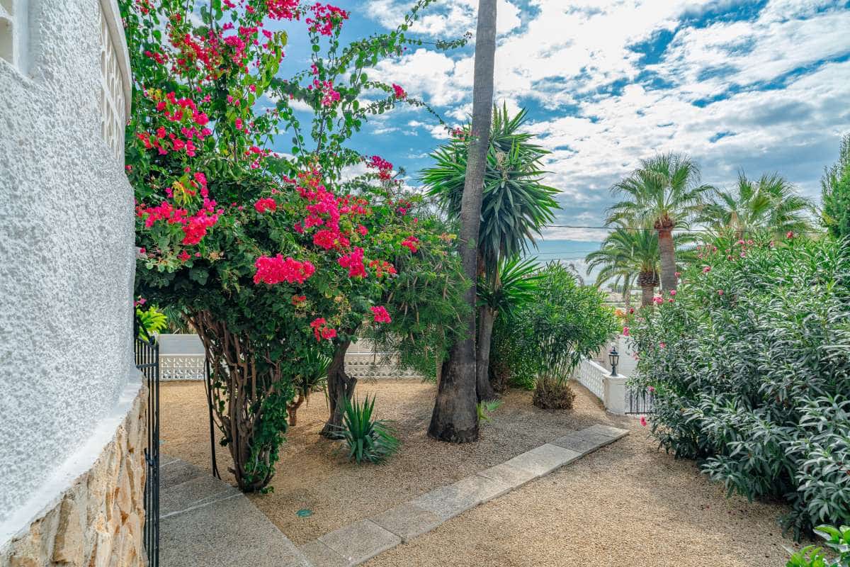 3 soveværelse Villa til salg i Calpe / Calp med swimmingpool - € 849.000 (Ref: 10165572)