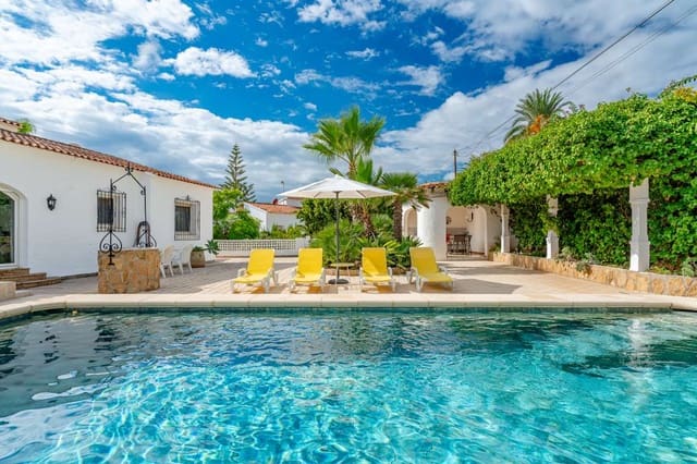 3 soveværelse Villa til salg i Calpe / Calp med swimmingpool - € 849.000 (Ref: 10165572)