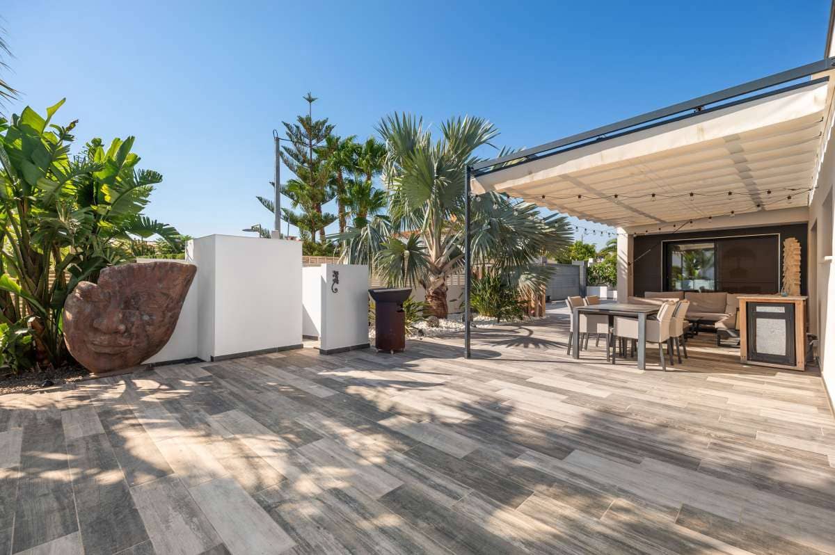 3 soveværelse Villa til salg i Calpe / Calp med swimmingpool garage - € 895.000 (Ref: 10183667)
