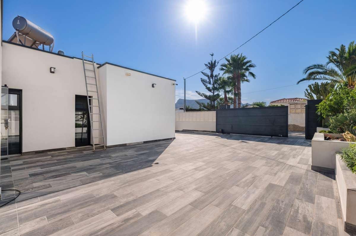 3 soveværelse Villa til salg i Calpe / Calp med swimmingpool garage - € 895.000 (Ref: 10183667)