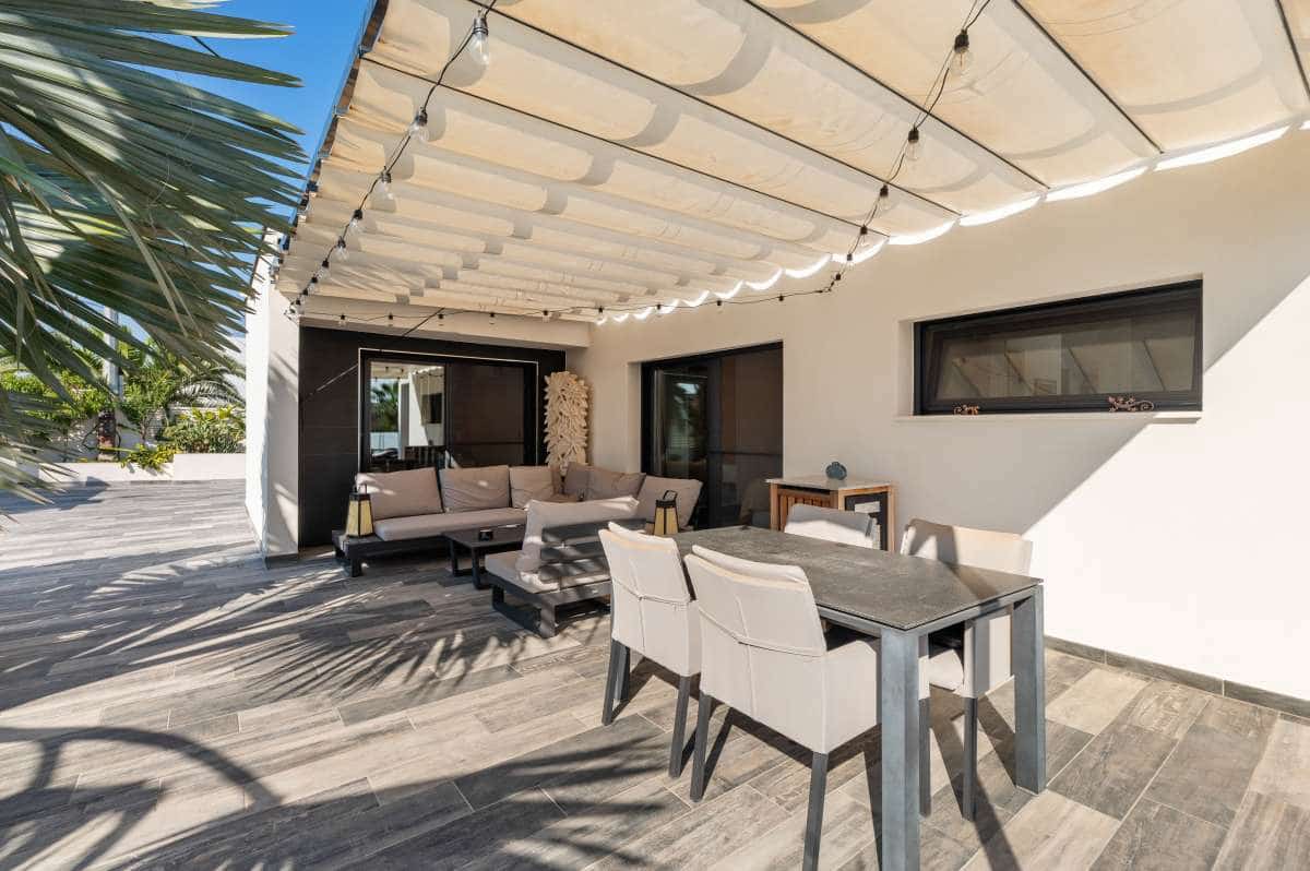 3 soveværelse Villa til salg i Calpe / Calp med swimmingpool garage - € 895.000 (Ref: 10183667)