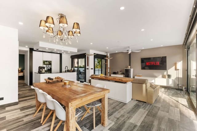 3 soveværelse Villa til salg i Calpe / Calp med swimmingpool garage - € 895.000 (Ref: 10183667)