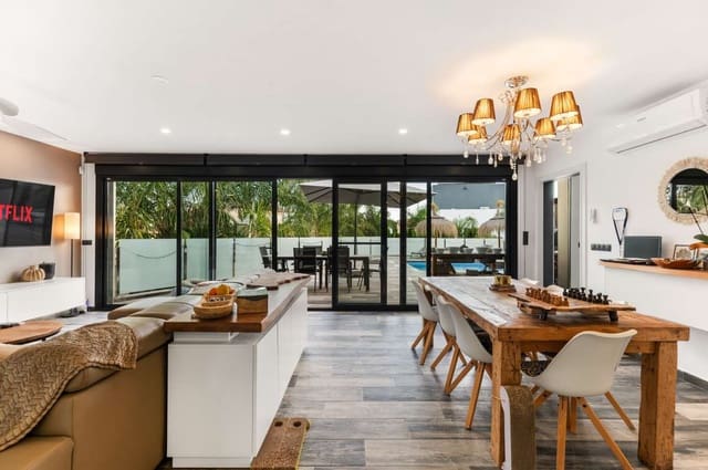 3 soveværelse Villa til salg i Calpe / Calp med swimmingpool garage - € 895.000 (Ref: 10183667)