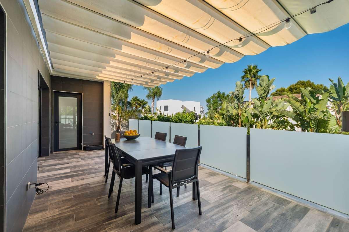 3 soveværelse Villa til salg i Calpe / Calp med swimmingpool garage - € 895.000 (Ref: 10183667)
