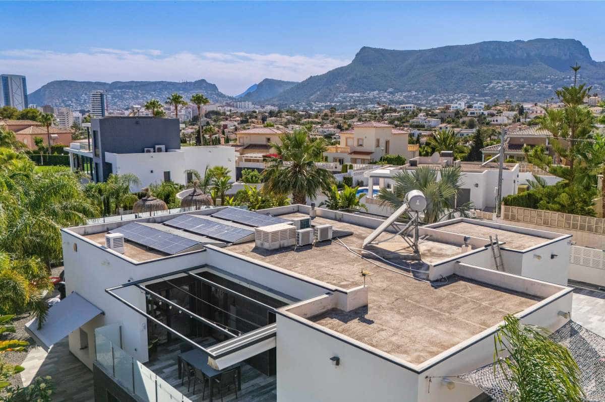 3 soveværelse Villa til salg i Calpe / Calp med swimmingpool garage - € 895.000 (Ref: 10183667)