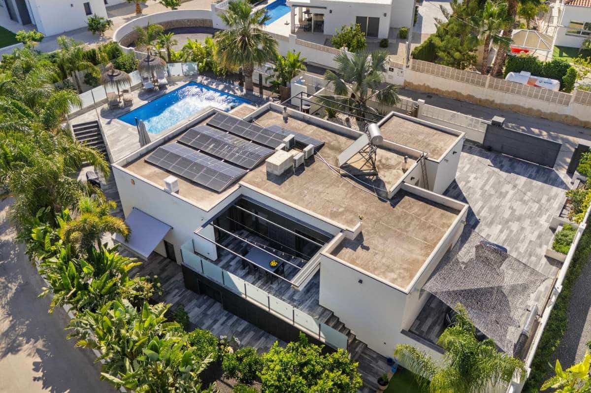 3 soveværelse Villa til salg i Calpe / Calp med swimmingpool garage - € 895.000 (Ref: 10183667)