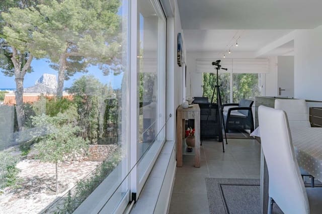 5 bedroom Villa for sale in Calpe / Calp - € 780,000 (Ref: 9051437)