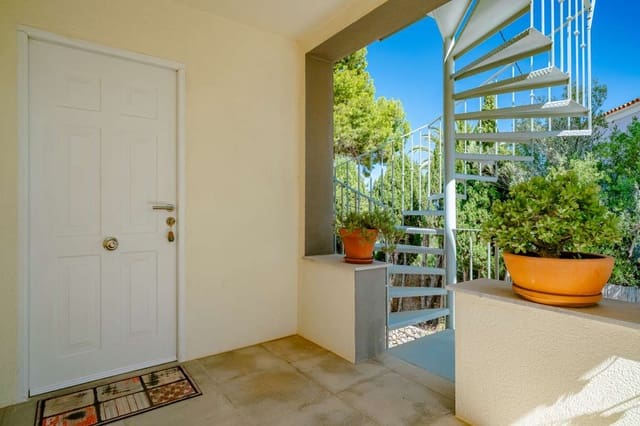 5 bedroom Villa for sale in Calpe / Calp - € 780,000 (Ref: 9051437)