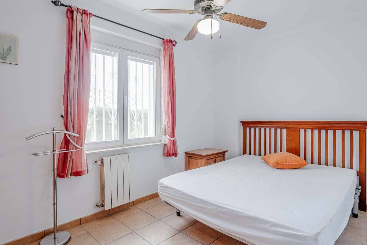 Chalet de 6 habitaciones en Calpe / Calp en venta - 649.000 € (Ref: 9051441)