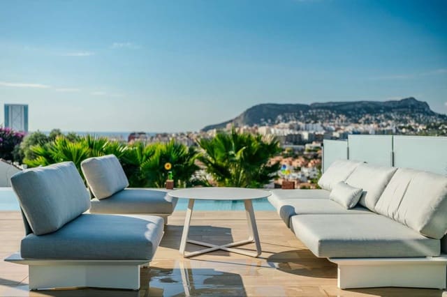 4 bedroom Villa for sale in Calpe / Calp - € 1,375,000 (Ref: 9051449)