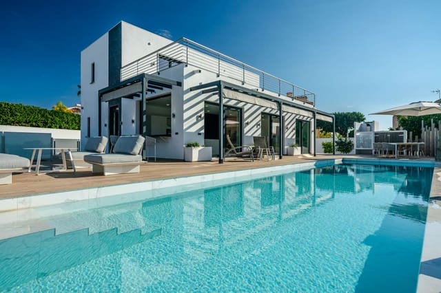4 bedroom Villa for sale in Calpe / Calp - € 1,375,000 (Ref: 9051449)
