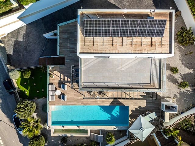 4 slaapkamer Villa te koop in Calpe / Calp - € 1.375.000 (Ref: 9051449)