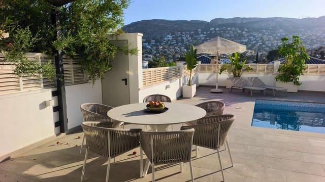 Chalet de 4 habitaciones en Calpe / Calp en venta - 1.099.000 € (Ref: 9135949)