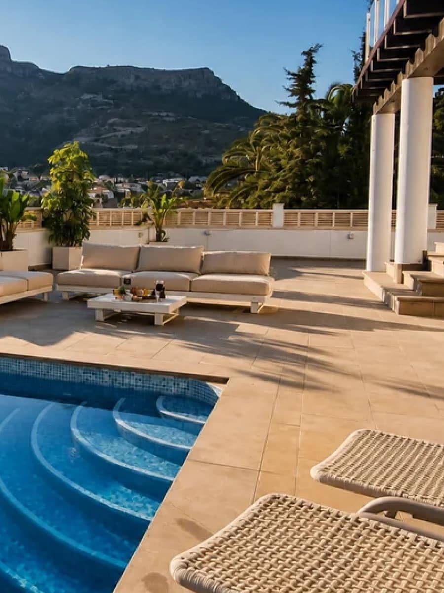 4 bedroom Villa for sale in Calpe / Calp with pool garage - € 1,099,000 (Ref: 9135949)
