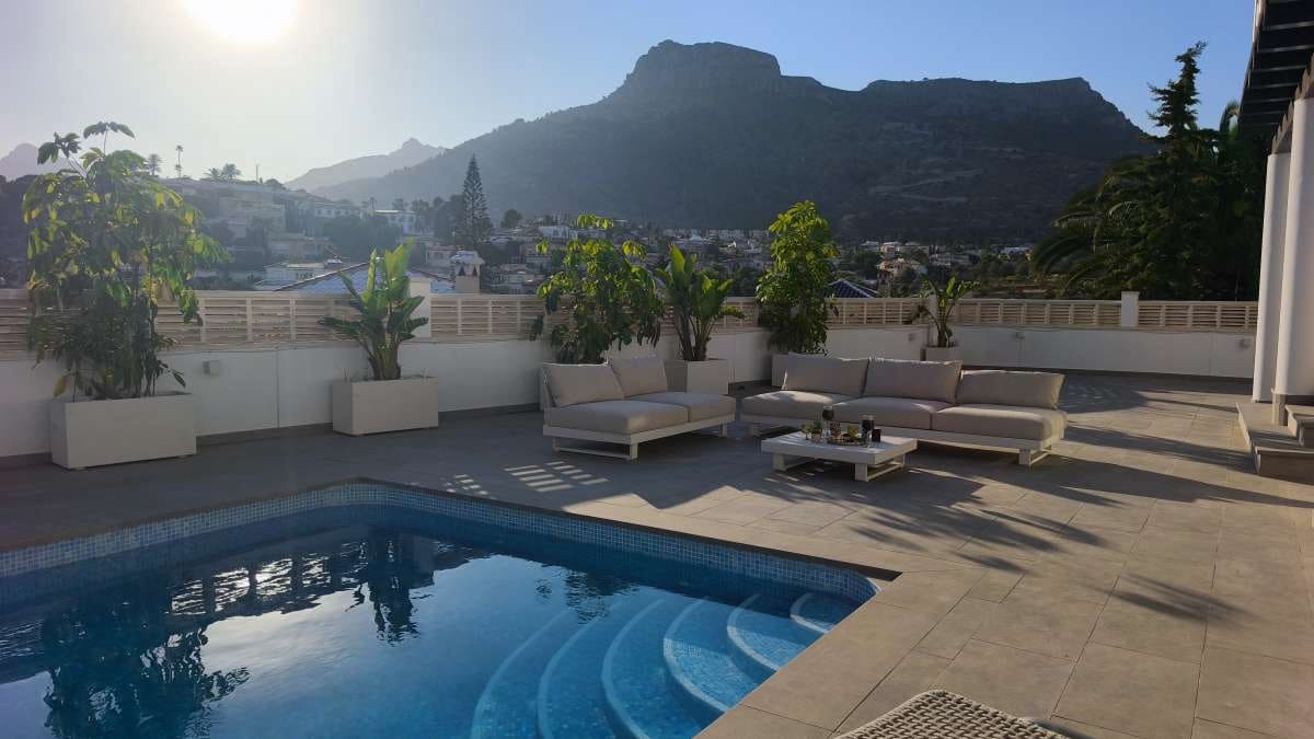 4 bedroom Villa for sale in Calpe / Calp with pool garage - € 1,099,000 (Ref: 9135949)