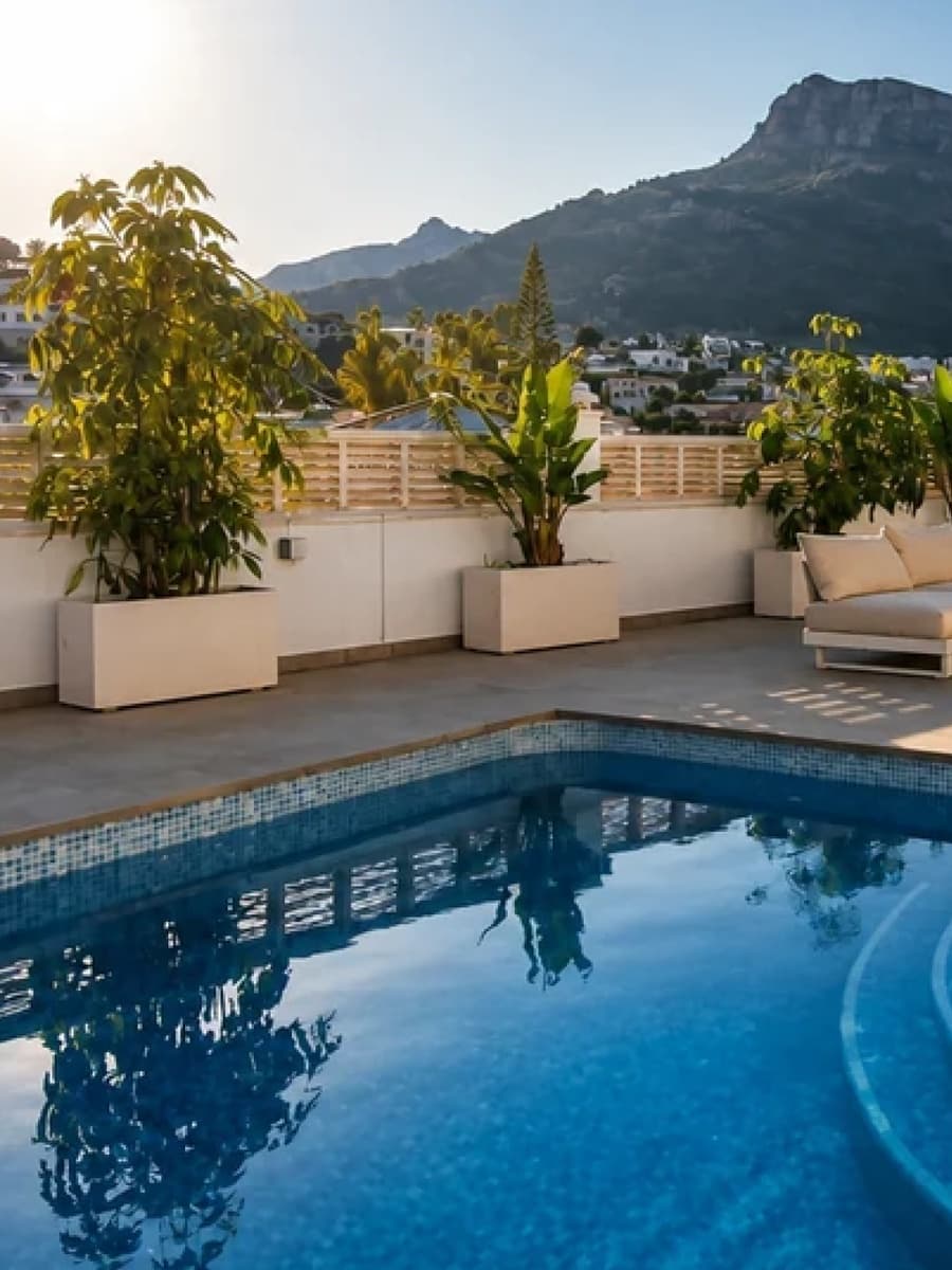 4 bedroom Villa for sale in Calpe / Calp with pool garage - € 1,099,000 (Ref: 9135949)