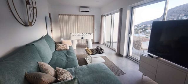 Chalet de 4 habitaciones en Calpe / Calp en venta - 1.099.000 € (Ref: 9135949)
