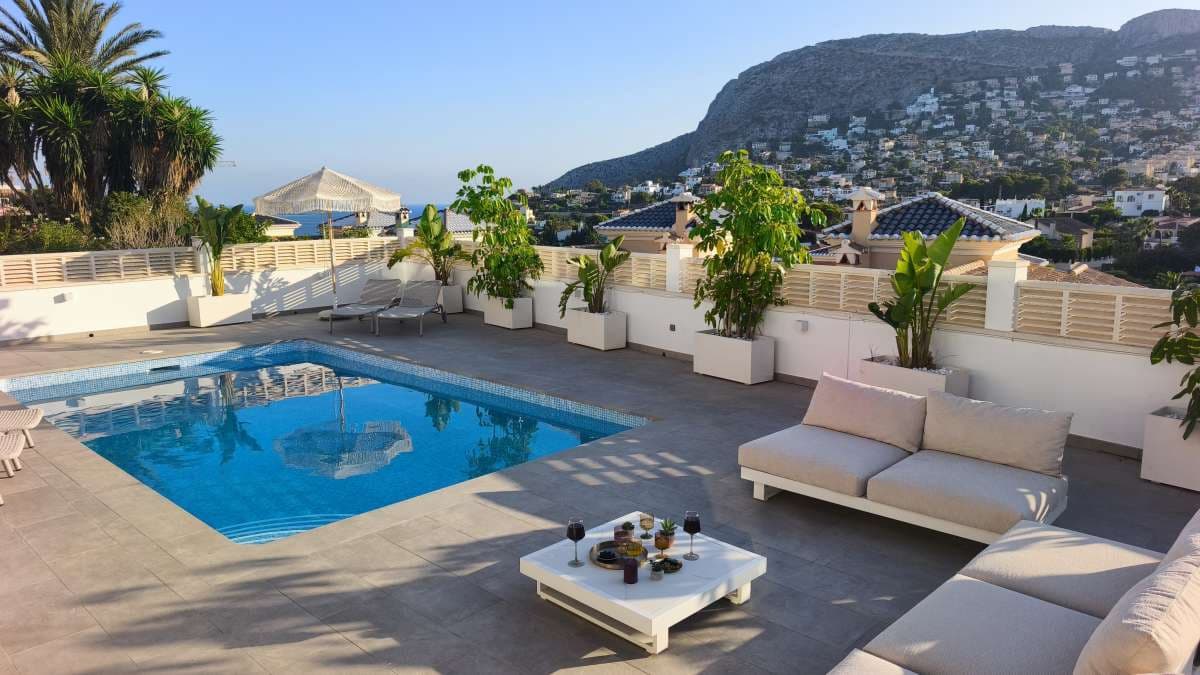 4 bedroom Villa for sale in Calpe / Calp with pool garage - € 1,099,000 (Ref: 9135949)