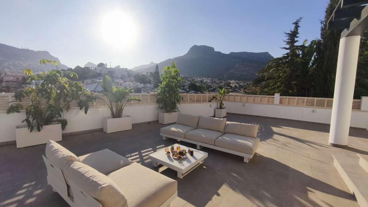 4 bedroom Villa for sale in Calpe / Calp with pool garage - € 1,099,000 (Ref: 9135949)