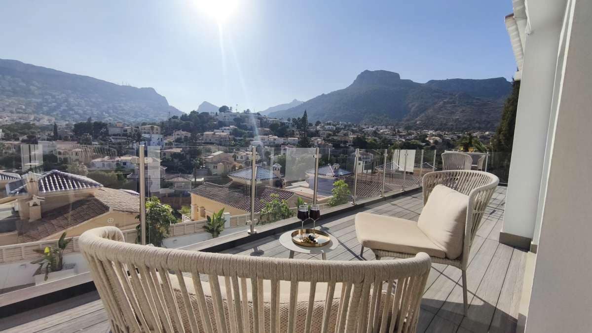 4 bedroom Villa for sale in Calpe / Calp with pool garage - € 1,099,000 (Ref: 9135949)