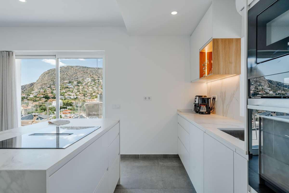 4 bedroom Villa for sale in Calpe / Calp with pool garage - € 1,099,000 (Ref: 9135949)