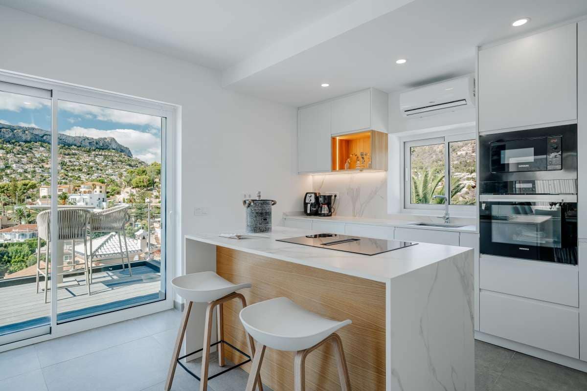 4 bedroom Villa for sale in Calpe / Calp with pool garage - € 1,099,000 (Ref: 9135949)