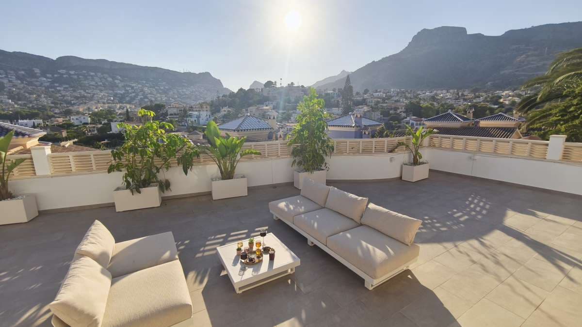 4 bedroom Villa for sale in Calpe / Calp with pool garage - € 1,099,000 (Ref: 9135949)