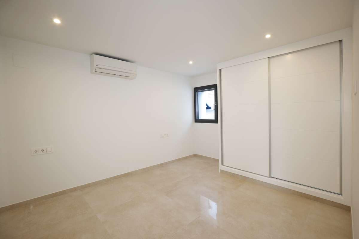 4 bedroom Villa for sale in Calpe / Calp - € 840,000 (Ref: 9345542)