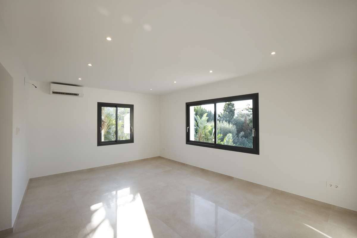 4 bedroom Villa for sale in Calpe / Calp - € 840,000 (Ref: 9345542)