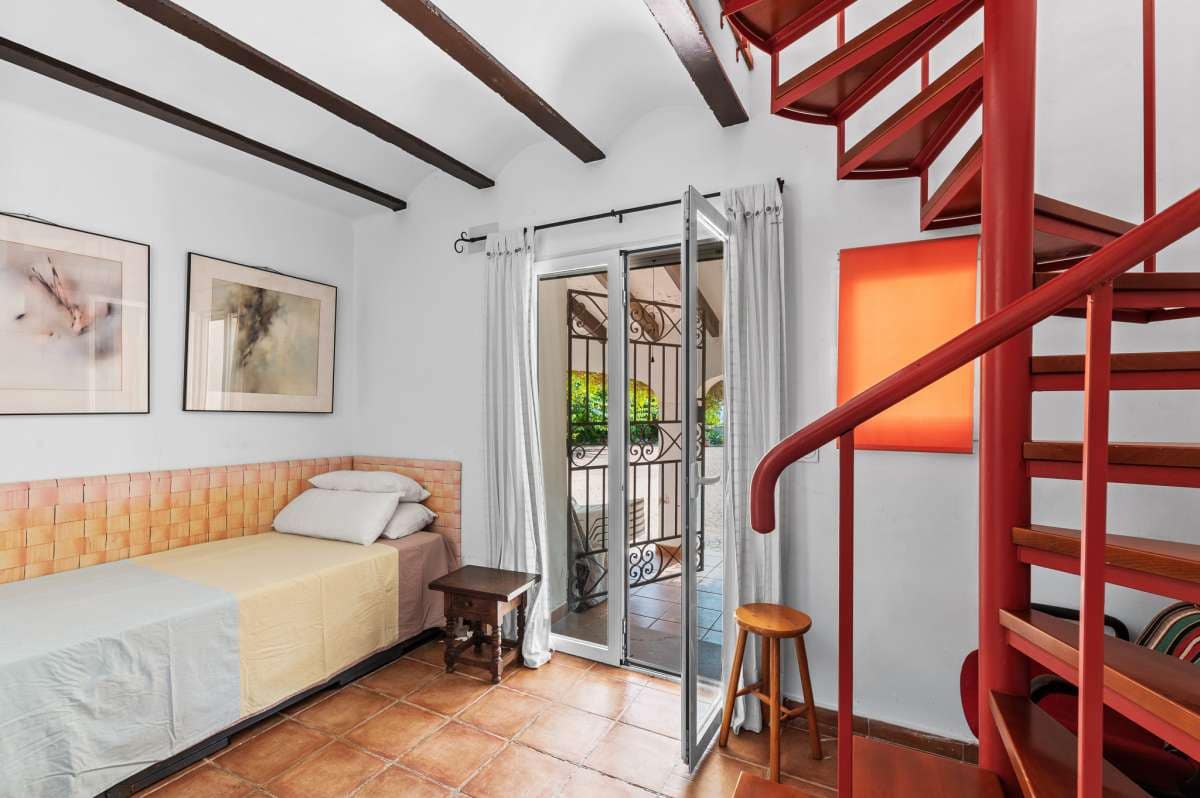 4 bedroom Finca/Country House for sale in Calpe / Calp - € 785,000 (Ref: 9376425)