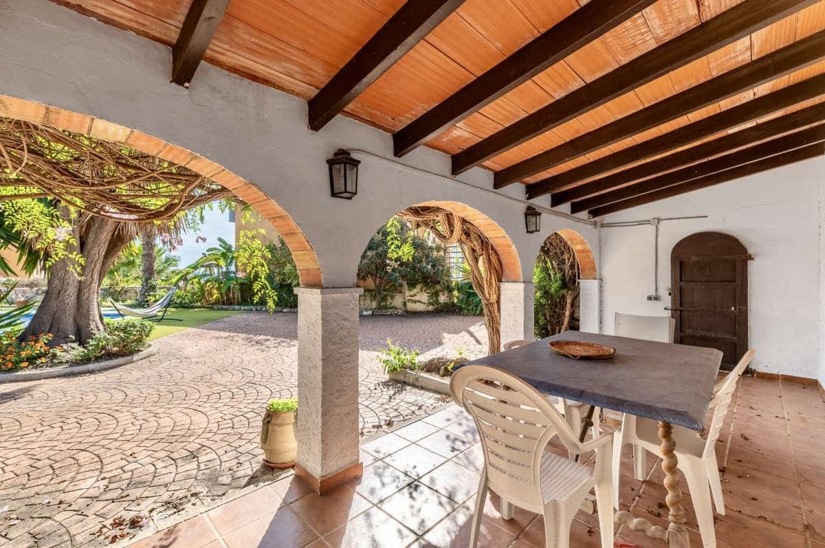 4 bedroom Finca/Country House for sale in Calpe / Calp - € 785,000 (Ref: 9376425)