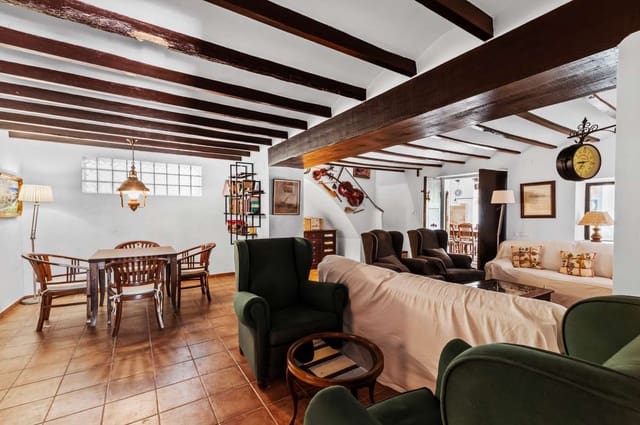 4 bedroom Finca/Country House for sale in Calpe / Calp - € 785,000 (Ref: 9376425)