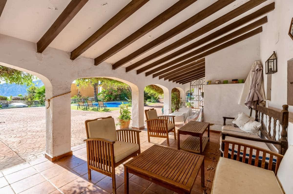 4 bedroom Finca/Country House for sale in Calpe / Calp - € 785,000 (Ref: 9376425)