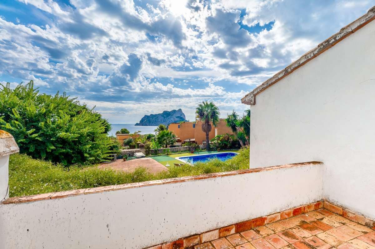 4 bedroom Finca/Country House for sale in Calpe / Calp - € 785,000 (Ref: 9376425)