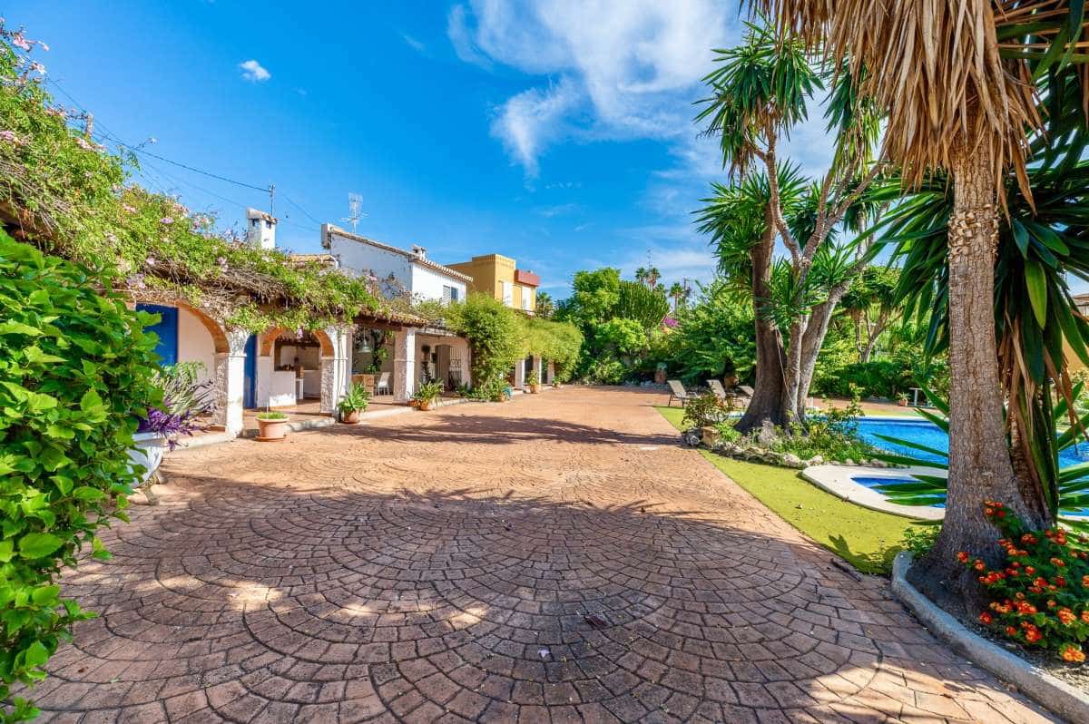 4 bedroom Finca/Country House for sale in Calpe / Calp - € 785,000 (Ref: 9376425)