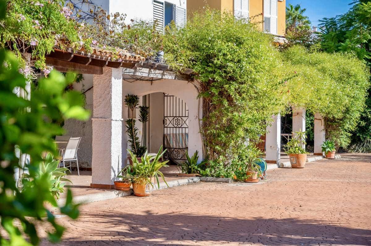 4 bedroom Finca/Country House for sale in Calpe / Calp - € 785,000 (Ref: 9376425)