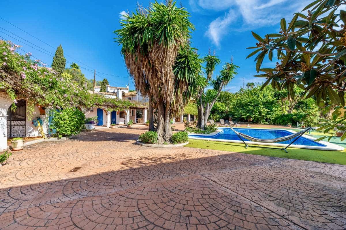 4 bedroom Finca/Country House for sale in Calpe / Calp - € 785,000 (Ref: 9376425)