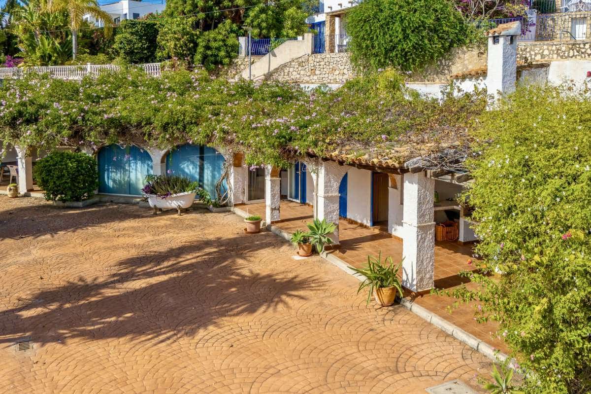 4 bedroom Finca/Country House for sale in Calpe / Calp - € 785,000 (Ref: 9376425)