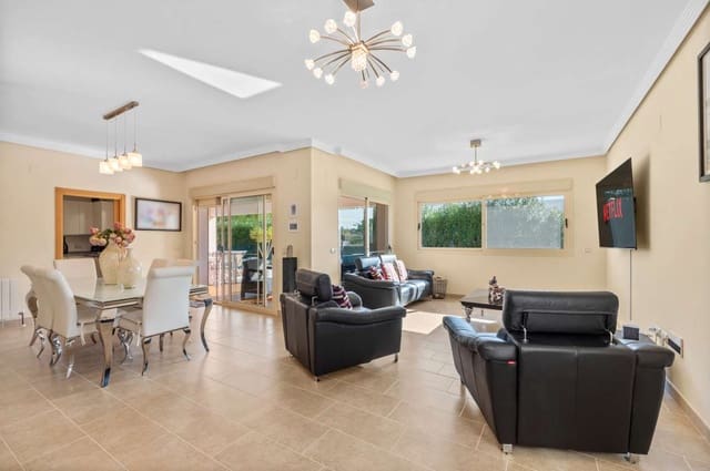 4 bedroom Villa for sale in Calpe / Calp - € 899,500 (Ref: 9386575)