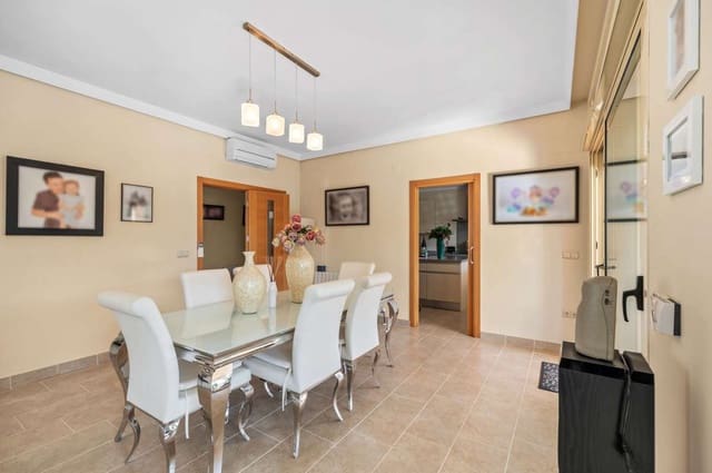 4 bedroom Villa for sale in Calpe / Calp - € 899,500 (Ref: 9386575)