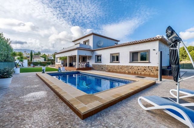 4 bedroom Villa for sale in Calpe / Calp - € 899,500 (Ref: 9386575)